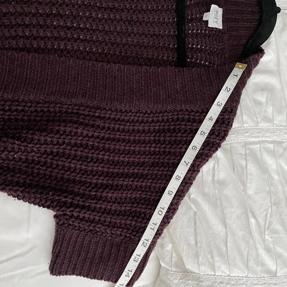 ⭐️5 for $25⭐️ 

Purple shrug - Picture 4 of 5